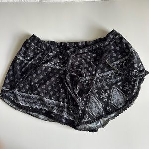 super cute flowy shorts